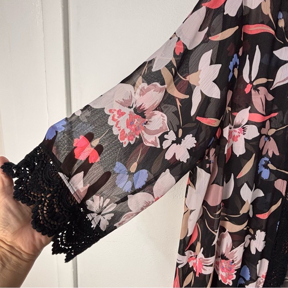 Torrid 1/2 Black Floral Asian Print Lace Trim Kimono Dark Cottagecore Romantic - Picture 12 of 13